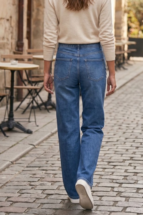 Wide-leg jeans