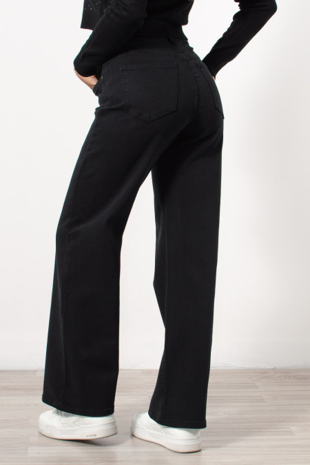 High Rise Bootcut Jeans - Black | Exxes Fashion 2