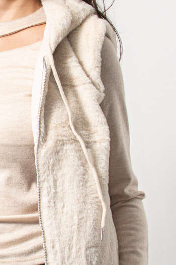 Sleeveless Fur Jacket - Cream