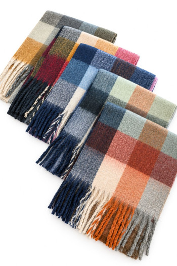 Plaid Scarf with Fringes