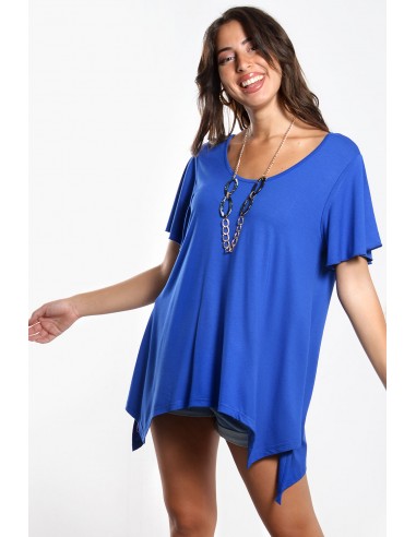 Ασύμμετρη μπλούζα φαρδιά plus size με κολιέ και κοντά μανίκια σε μπλε ρουά χρώμα.