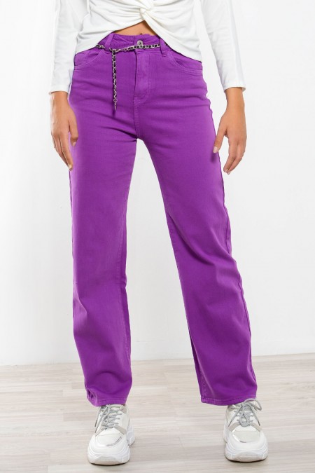 Γυναικείο τζιν παντελόνι σε χρώμα ματζέντα, ίσα γραμμή και αλυσίδα ζώνη με μοτίφ καρδούλα.