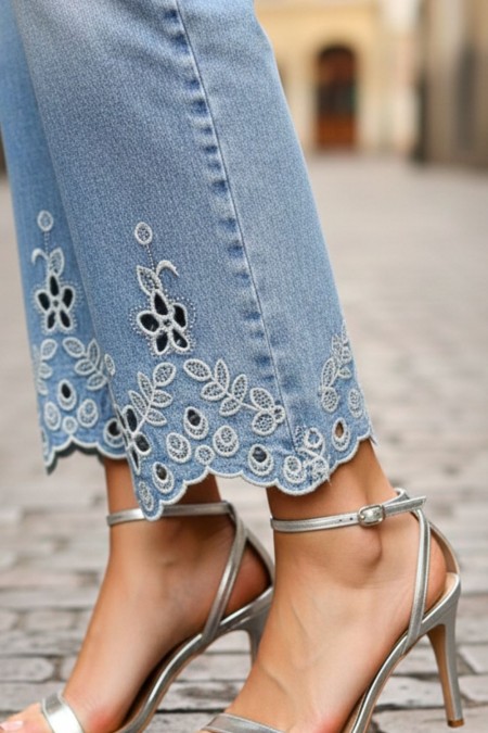 Παντελόνι Τζιν Κάπρι με Κέντημα 2